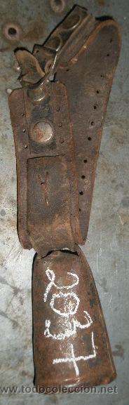 Antig&uuml;edades: Cencerro de unos 8 cms - Foto 1