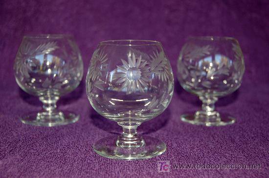 Antig&uuml;edades: ANTIGUAS COPAS DE CO&Ntilde;AC CRISTAL TALLADO (TRES)