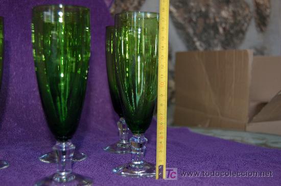Antig&uuml;edades: COPAS DE CAVA CRISTAL VERDE - BASE TRASPARENTE (5 COPAS) - Foto 2