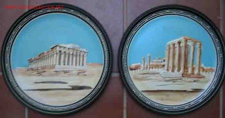 Antig&uuml;edades: DOS PLATOS CON MOTIVOS GRIEGOS - Foto 1