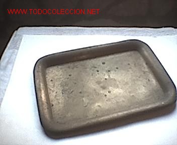 Antig&uuml;edades: ANTIGUA BANDEJA DE LAT&Oacute;N BRONCEADO - Foto 1
