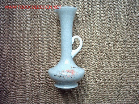 Antig&uuml;edades: JARRA DE OPALINA DE FLORENCIA. PINTADA A MANO Y FIRMADA. 20 cm. COLOR GRIS PERLA Y ASA EN BLANCO.