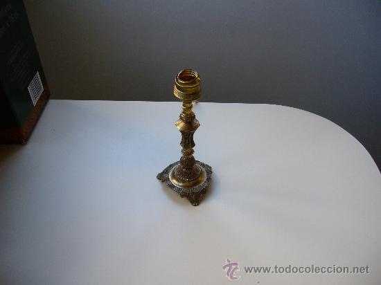 Antig&uuml;edades: PIE DE LAMPARA PARA MESA EN BRONCE - Foto 1