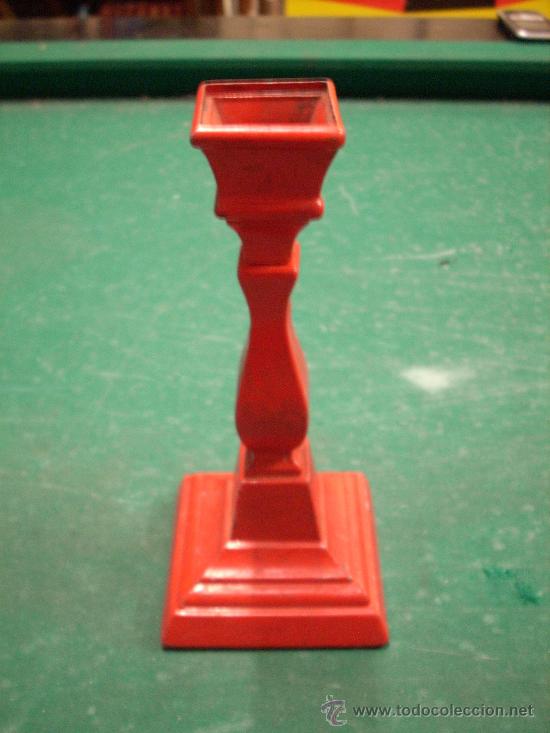 Antig&uuml;edades: CANDELERO DE LATON PINTADO - Foto 1