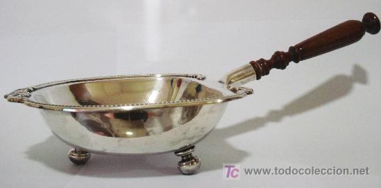 Antig&uuml;edades: Cazo decorativo plateado - Foto 1