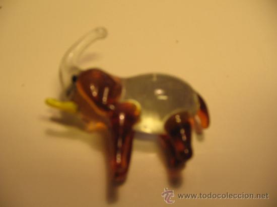 Oggetti Antichi: BONITO ELEFANTE DE LA SUERTE DE CRISTAL BLANCO,AMARILLO y DORADO
