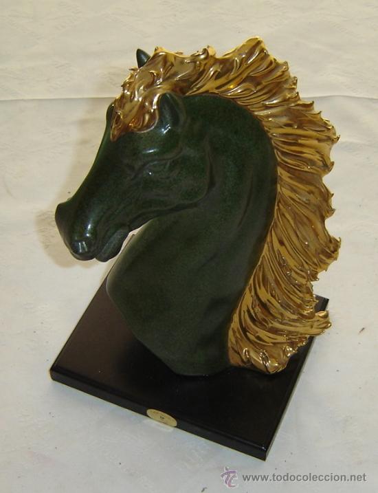 Antiques: BUSTO ESCULTURA CABALLO EN PORCELANA  MEDIDAS 34*20*16 CMS.