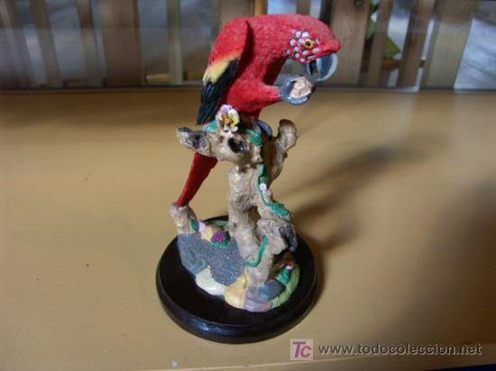 Antiques: bonito loro rojo