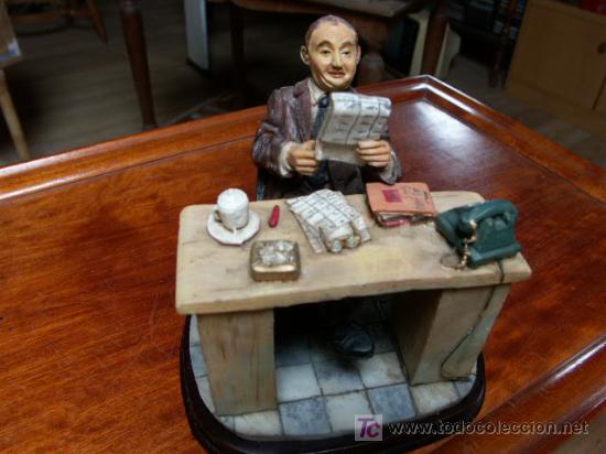 Antig&uuml;edades: jefe en su oficina - Foto 1