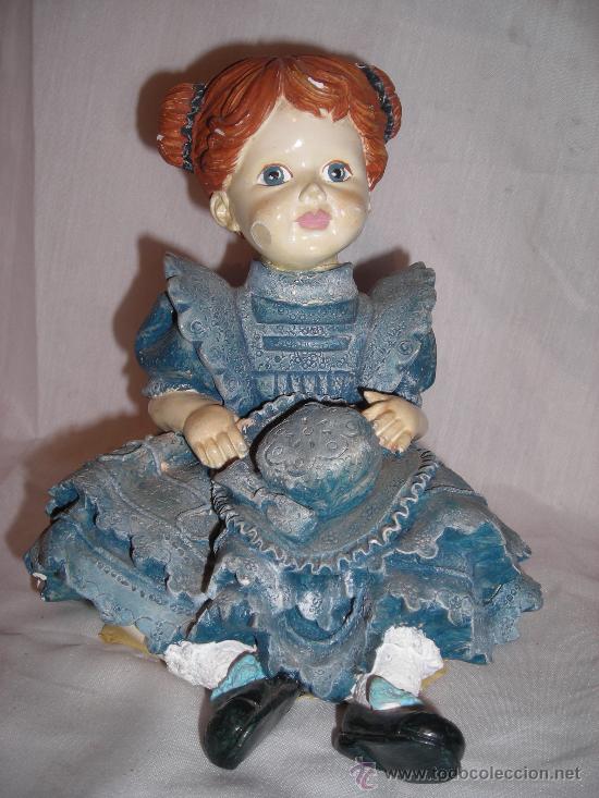 Antiquit&auml;ten: FIGURA DECORATIVA NI&Ntilde;A  SENTADA CON SONBRERO