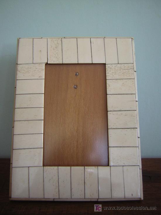 Antiques: PORTARRETRATO EN HUESO