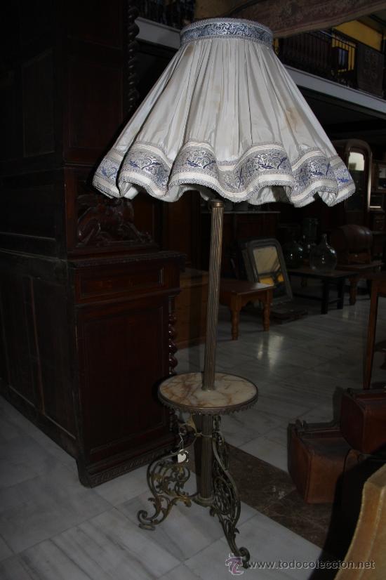 Antig&uuml;edades: L&Aacute;MPARA PI&Eacute; DE BRONCE REF.1824 - Foto 1