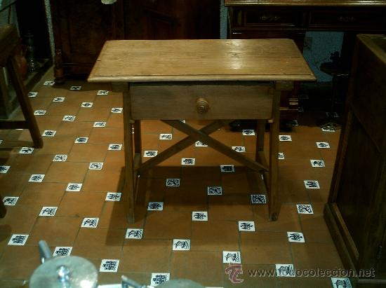 Antig&uuml;edades: Mesa tocinera Antigua. - Foto 1