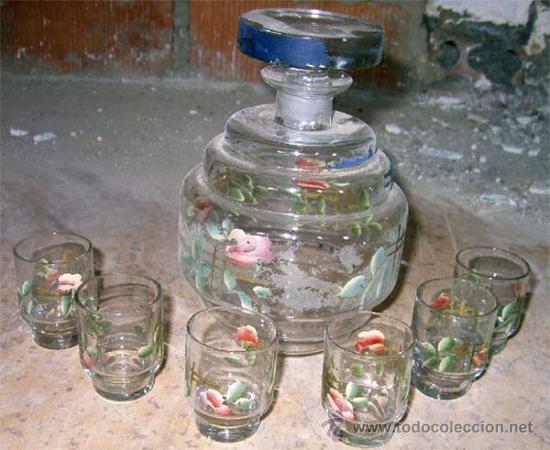 Antig&uuml;edades: Licorera con 6 vasitos. A&ntilde;o 1940 - Foto 1