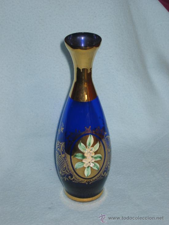 Antig&uuml;edades: BONITO VIOLETERO DE CRISTAL AZUL PINTADO A MANO Y DECORADO CON ORO