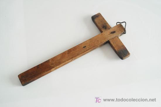 Antig&uuml;edades: Crucifijo de madera de nogal y bronce. - Foto 2