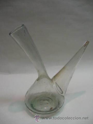 Oggetti Antichi: CURIOSO POR LA FORMA ESTILIZADA, PORRON CRISTAL SOPLADO. SG.XIX. MIDE 16 X 14 CM.