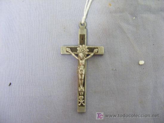 Antig&uuml;edades: Cruz en metal - Foto 3