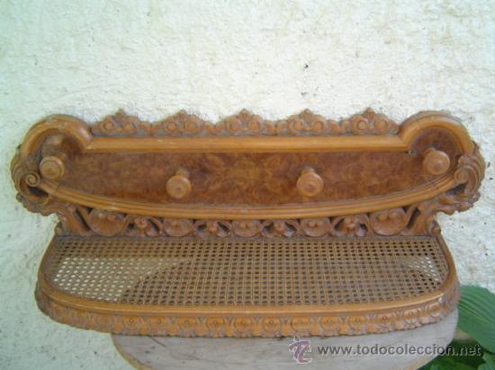 Antig&uuml;edades: ANTIGUA PERCHA CON REPISA - Foto 1