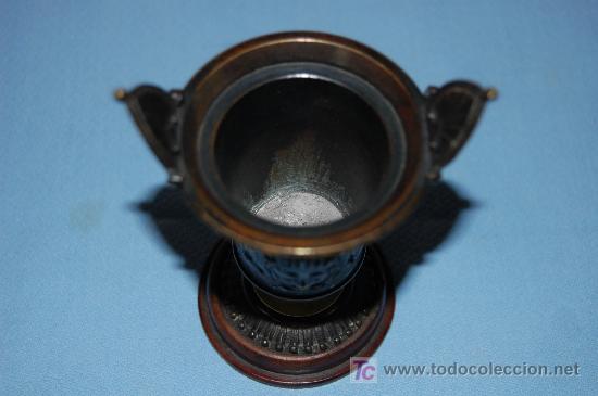 Antig&uuml;edades: COPA DE BRONCE ESTILO IMPERIO CON RELIEVE Y BASE EN MADERA FINALES S XIX - Foto 2
