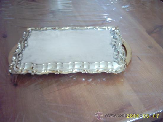 Antig&uuml;edades: Bandeja plateada con asas de metal - Foto 2