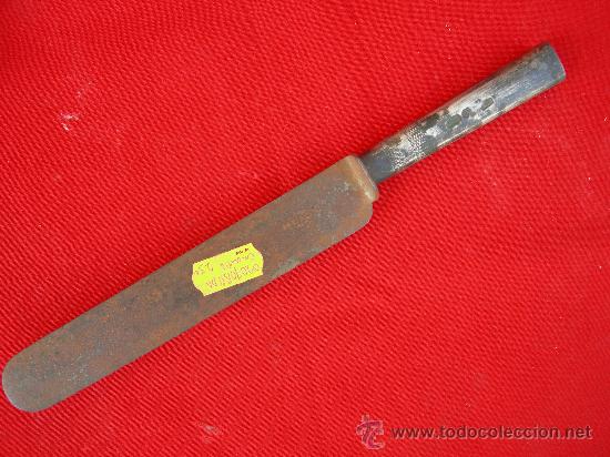 Antig&uuml;edades: CUCHILLO DE MESA MANGO PLATA - Foto 1