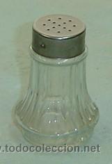 Oggetti Antichi: SALERO DE CRISTAL CON TAPON METALICO-MEDIDA 5*7 CMS.