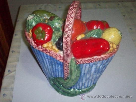 Antig&uuml;edades: BOTIJO VALENCIANO CESTO CON VERDURAS - Foto 1
