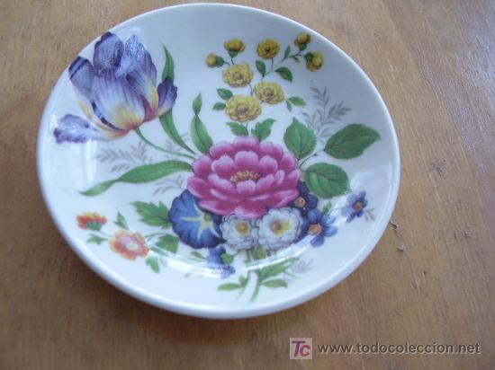 Antig&uuml;edades: Platito porcelana flores - Foto 1