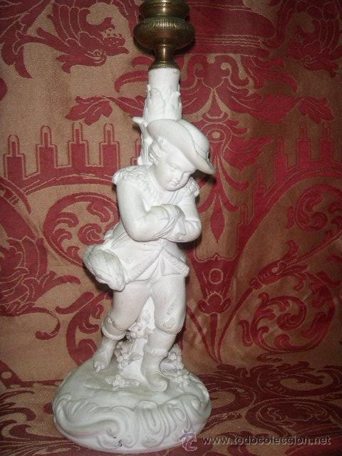 Antig&uuml;edades: PAREJA CANDELEROS DE BISCUIT DEL XIX - Foto 3