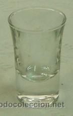 Antiquit&eacute;s: VASO DE LICOR DE CRISTAL-MEDIDA 4,5*7 CMS.