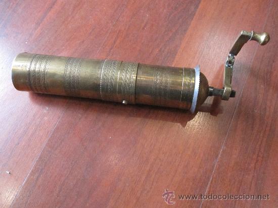 Antiquit&eacute;s: RARO Y ANTIGUO MOLINILLO DE CAFE O CHOCOLATE EN BRONCE. &iquest;S.XVIII o XIX?