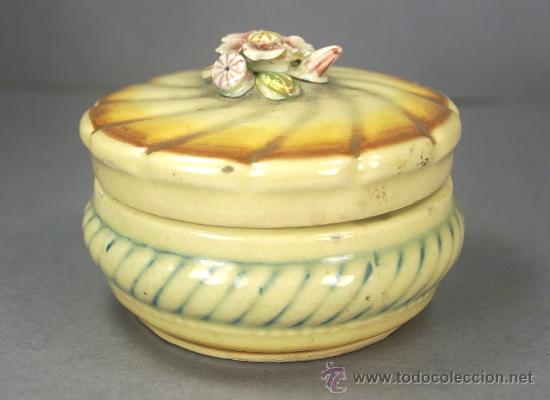 Antigüedades: Antigua Caja de Tocador de cerámica con tapadera. Decorada a mano 1900 a 1920 - Foto 1 - 25829686