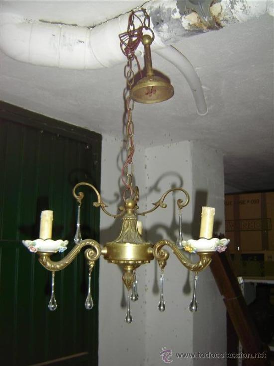 Antig&uuml;edades: lampara de bronce y porcelana - Foto 1