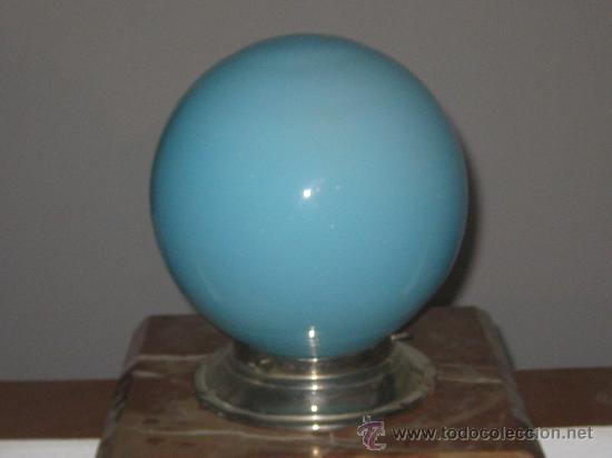 Antiquit&auml;ten: GLOBO EN AZUL CON SOPORTE PARA COLGAR - ANTIGUO