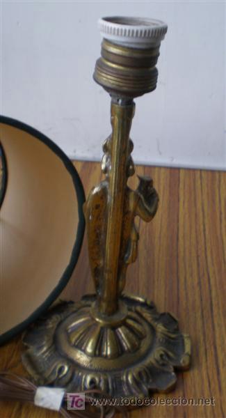 Antig&uuml;edades: LAMPARA DE MESA .. De bronce con pantalla - Foto 3