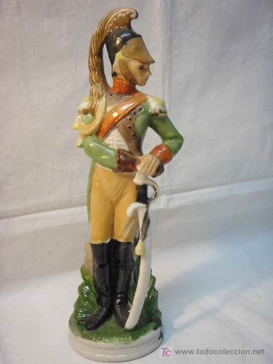 Antig&uuml;edades: SOLDADO DE PORCELANA - Foto 1