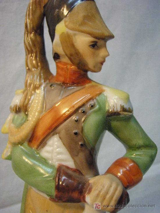 Antig&uuml;edades: SOLDADO DE PORCELANA - Foto 4