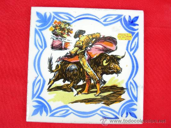 Antig&uuml;edades: ANTIGUO AZULEJO TORO TORERO - Foto 1