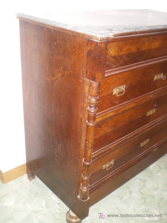 Antig&uuml;edades: COMODA ALFONSINA EN CHAPA DE NOGAL - Foto 2