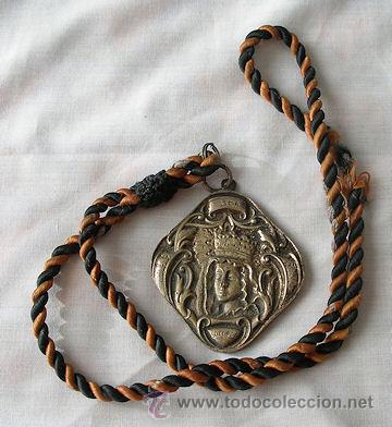 Antig&uuml;edades: MEDALLA RELIGIOSA CON CORDON MUY GRANDE - Foto 2