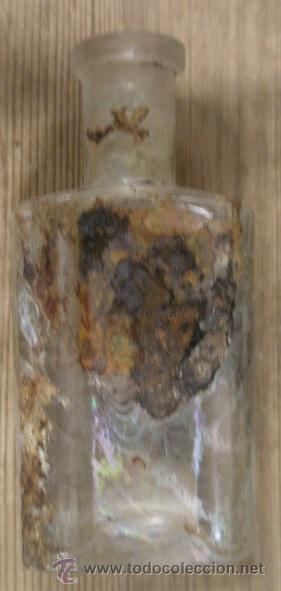 Antig&uuml;edades: Botella de cristal de 92 cms aprox. - Foto 1