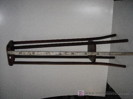 Antig&uuml;edades: peana de madera - Foto 1