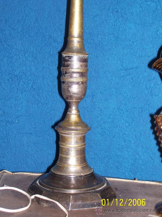 Antig&uuml;edades: Magn&iacute;fica lampara de bronce de sobremesa. - Foto 2