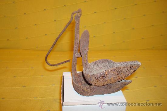 Antig&uuml;edades: ANTIGUO CANDIL ACEITE DOBLE CAZOLETA - Foto 1