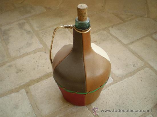 Antiguidades: ANTIGUA GARRAFA DE CRISTAL FORRADA DE CUERO
