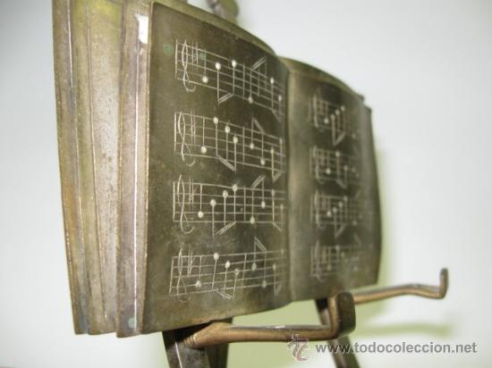 Antig&uuml;edades: SOPORTE PARA CARTAS CON DESCANSO PARA PLUMA, PP.SG.XX. 1890 -1910 METAL NIQUELADO.