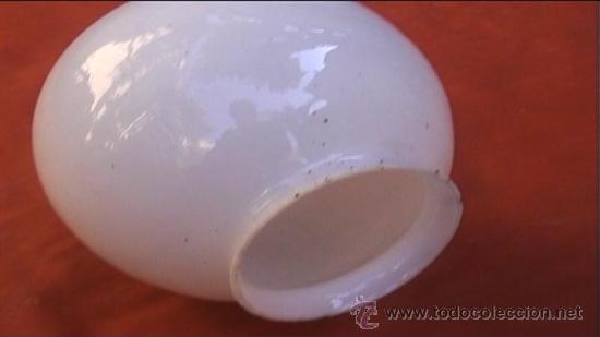 Antig&uuml;edades: GLOBO OPALINA TULIPA 15CM DIAMETRO 8CM GRAPA - Foto 1