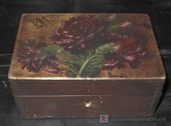 Antiguidades: ANTIGUA CAJA DE MADERA PINTADA A MANO. FIRMADA