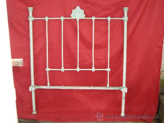 Antig&uuml;edades: CABECERO DE HIERRO PARA CAMA - Foto 1